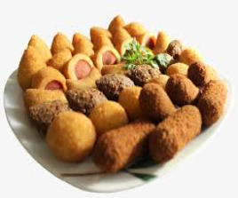 Coxinhas e enroladinhos